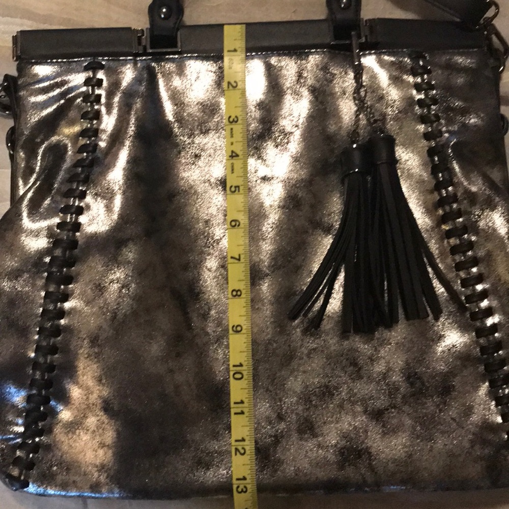 🔘Metallic Silver Black Tote🔘 - Picture 6 of 7